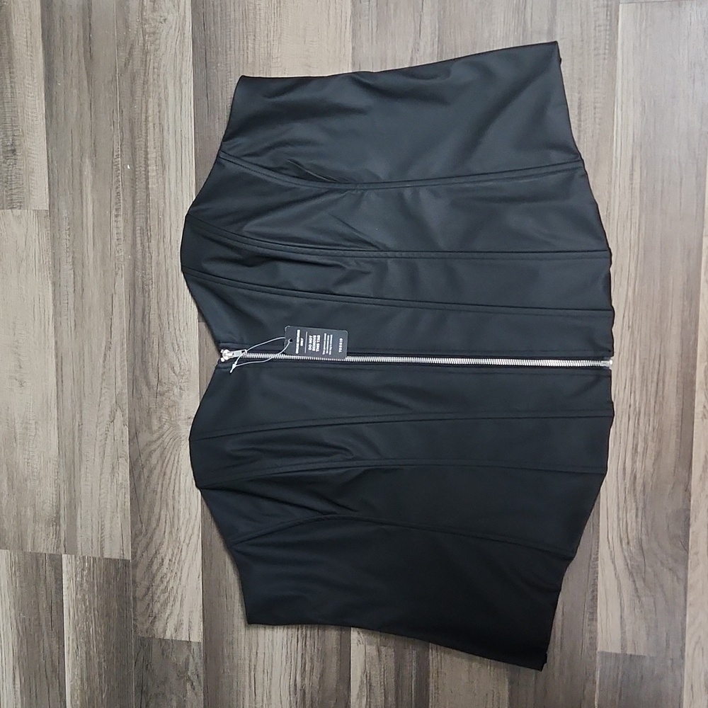 NWT Torrid black zip front Ponte Corset.  Size 6 Torrid.